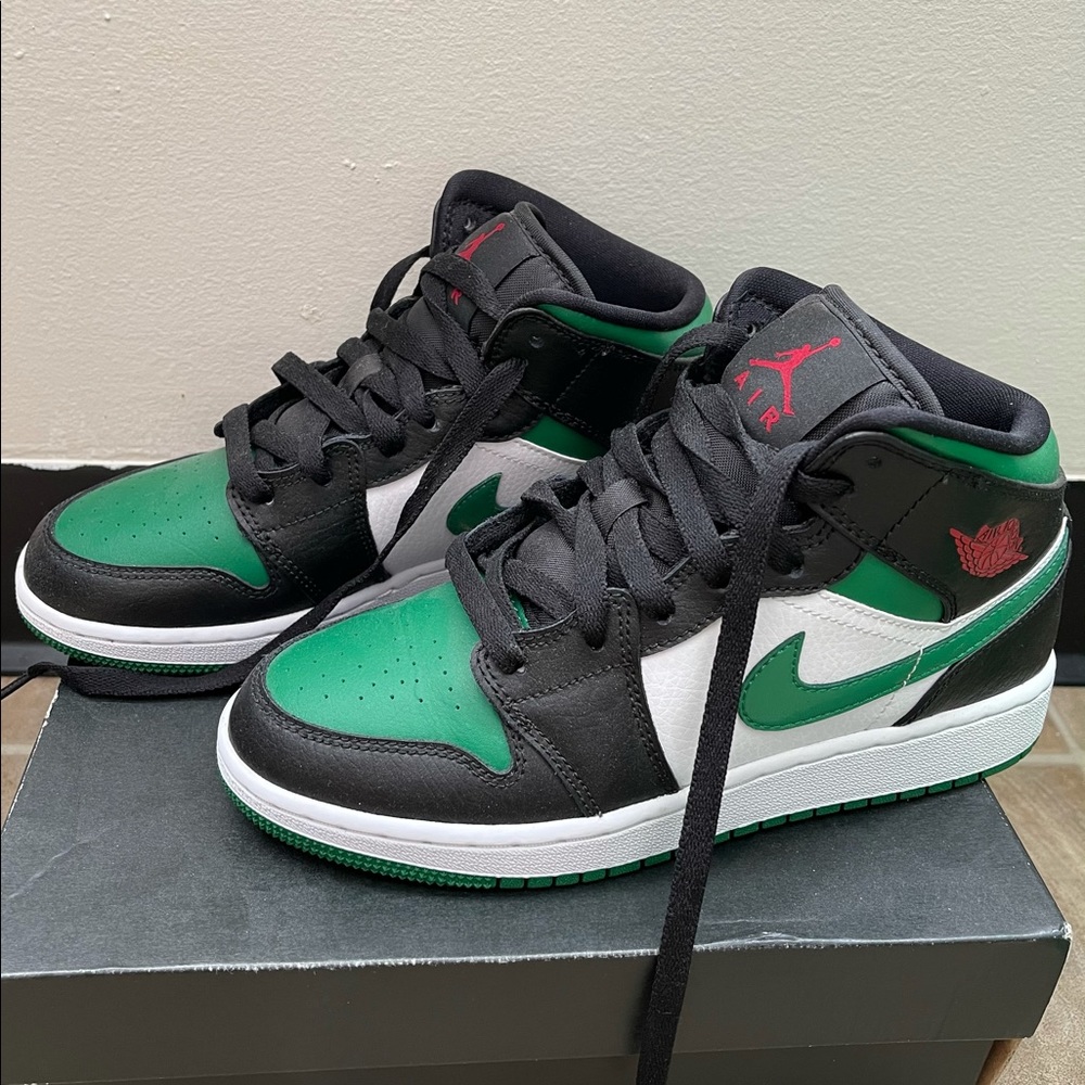 Air Jordan 1 Mid GS 'Black Pine Green' – US 4 Y